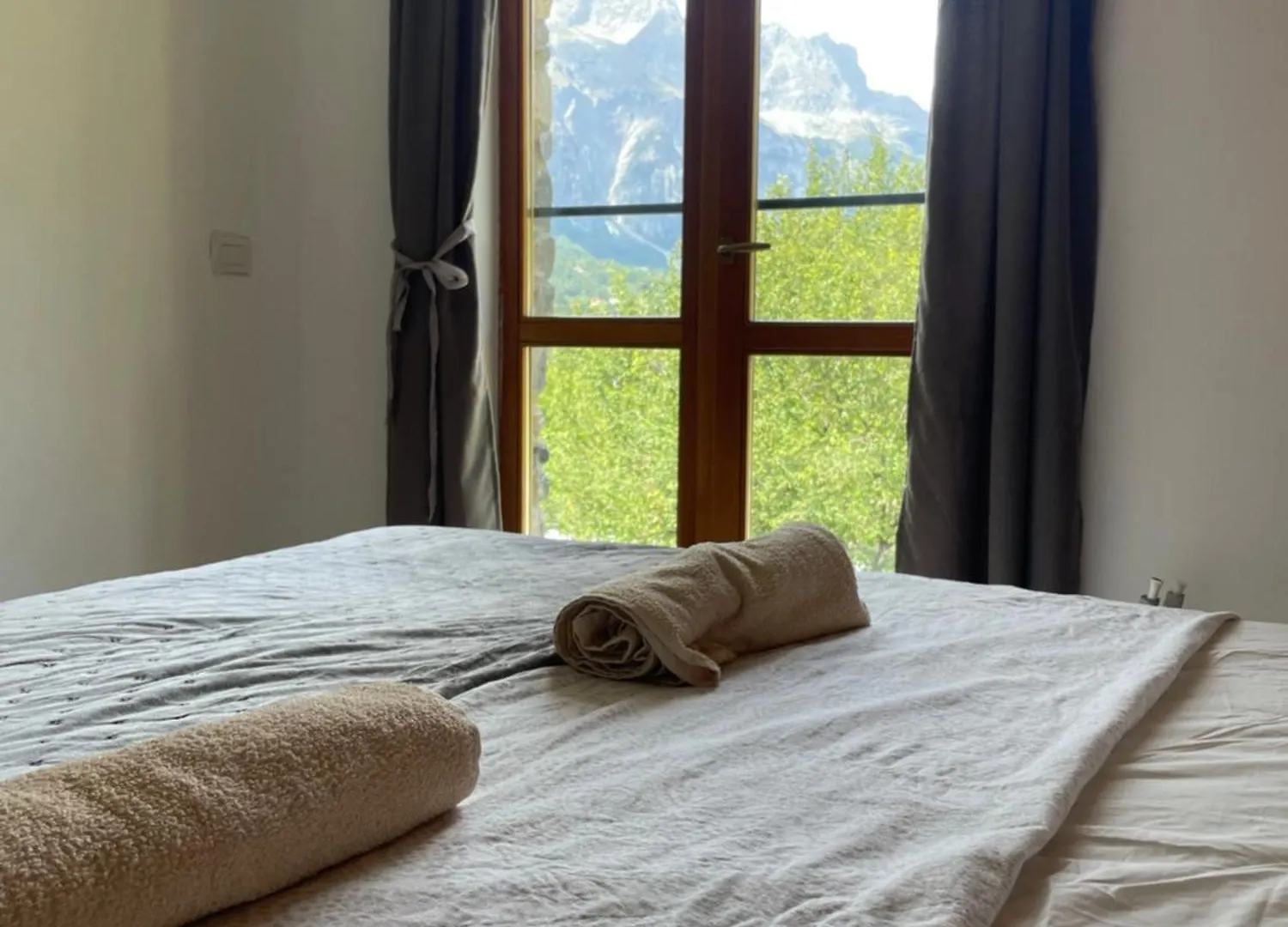 Petriti Theth Hotel