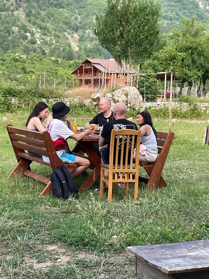 Hotel Petriti Theth
