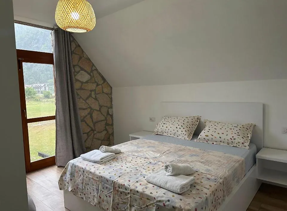 Petriti Theth Hotel Guest house