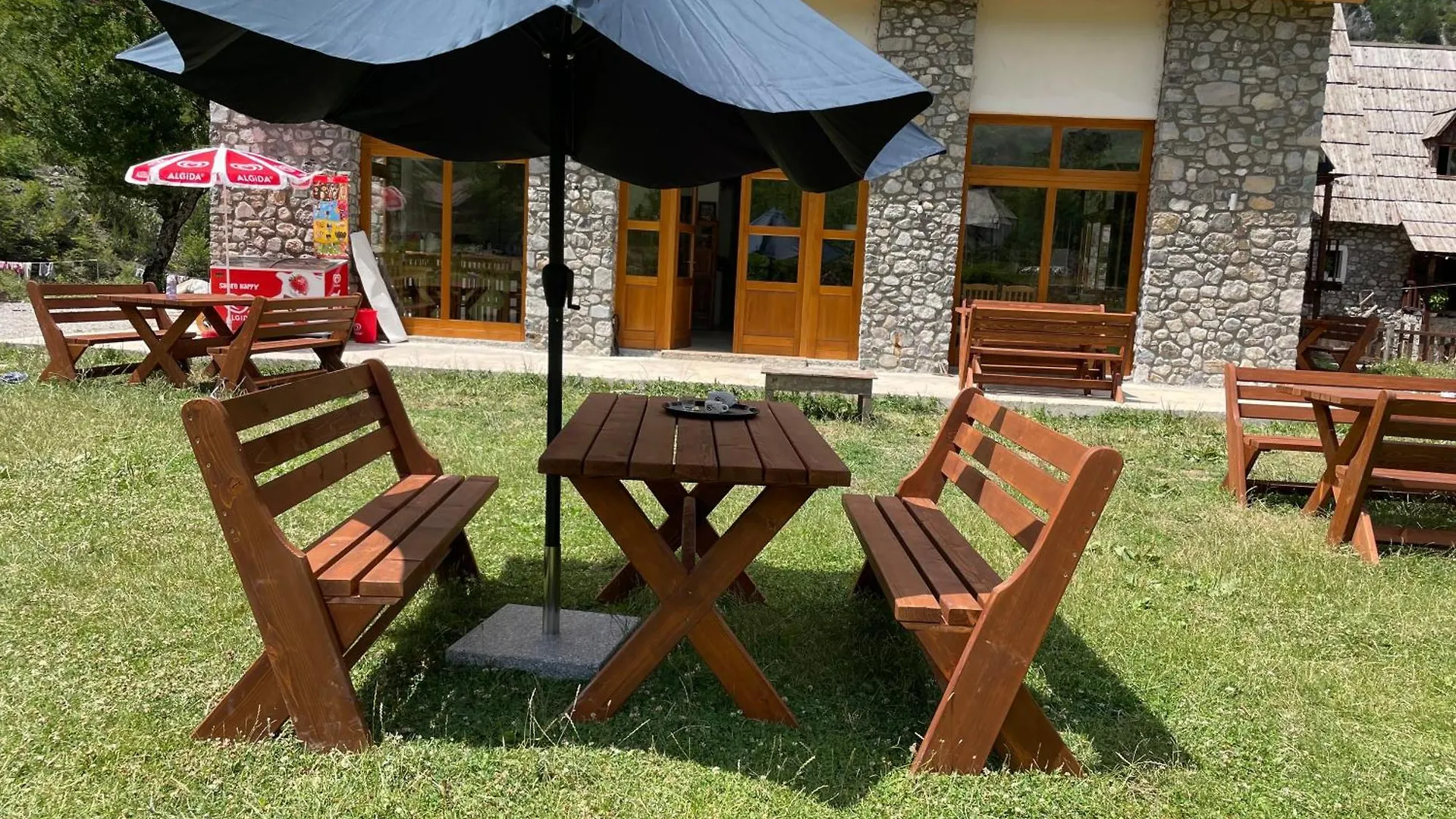Pensión Hotel Petriti Theth