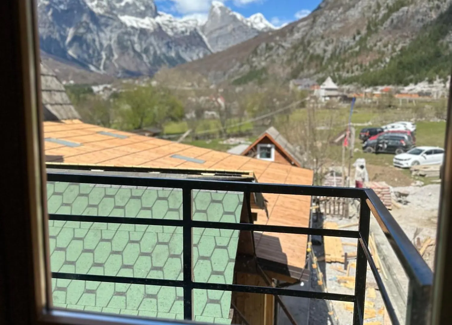 Hotel Petriti Theth 0*,  Albania