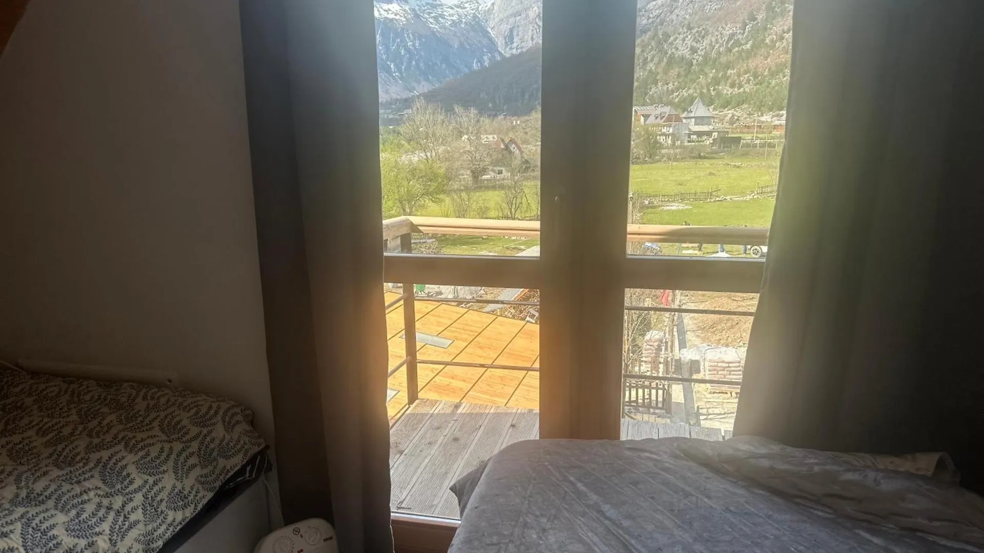 Petriti Theth Hotel